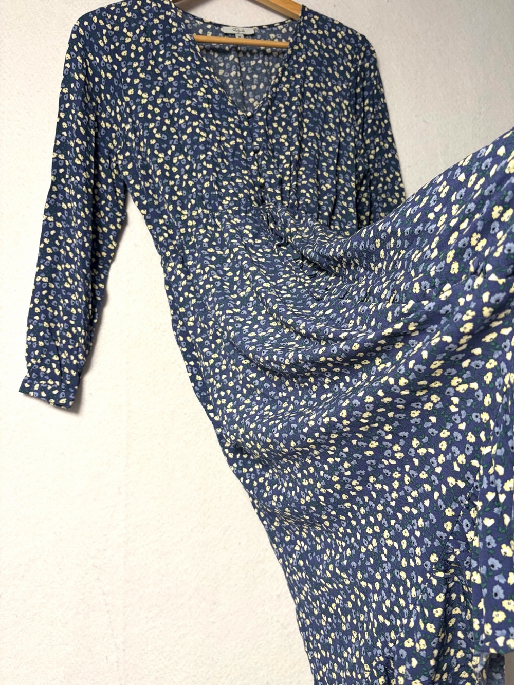 Rails Jade Dress Navy Ditsy Floral Button Front Hi-Low Ruffle Hem Size Medium - Picture 8 of 13